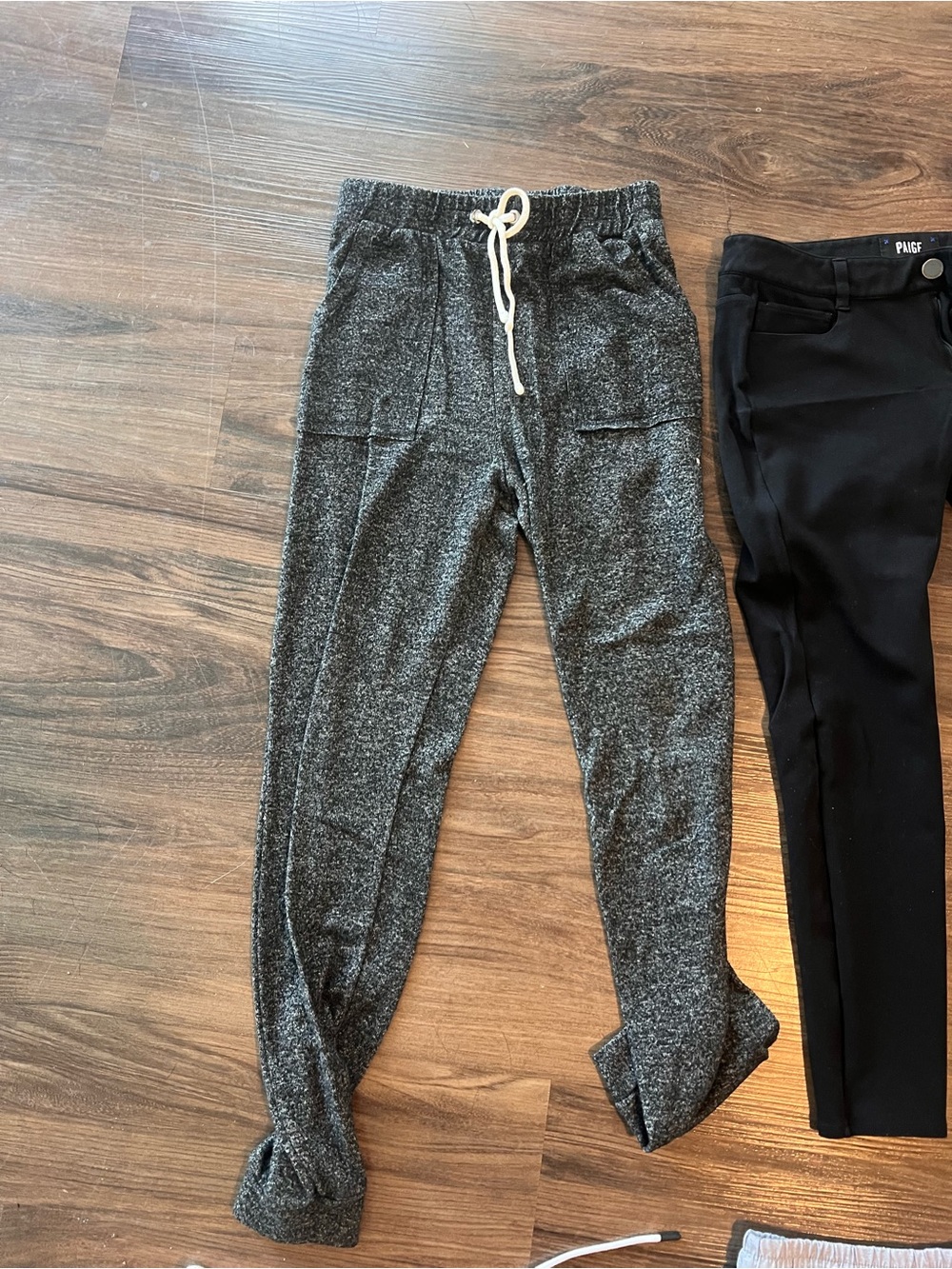 Daytrip Charcoal Marled Sweatpants with White Drawstring